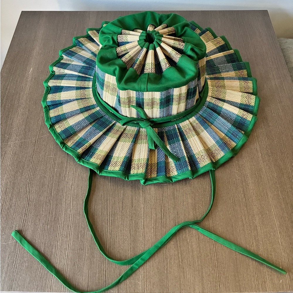 NWOT Lorna Murray Green and Plaid Women's Sun Hat